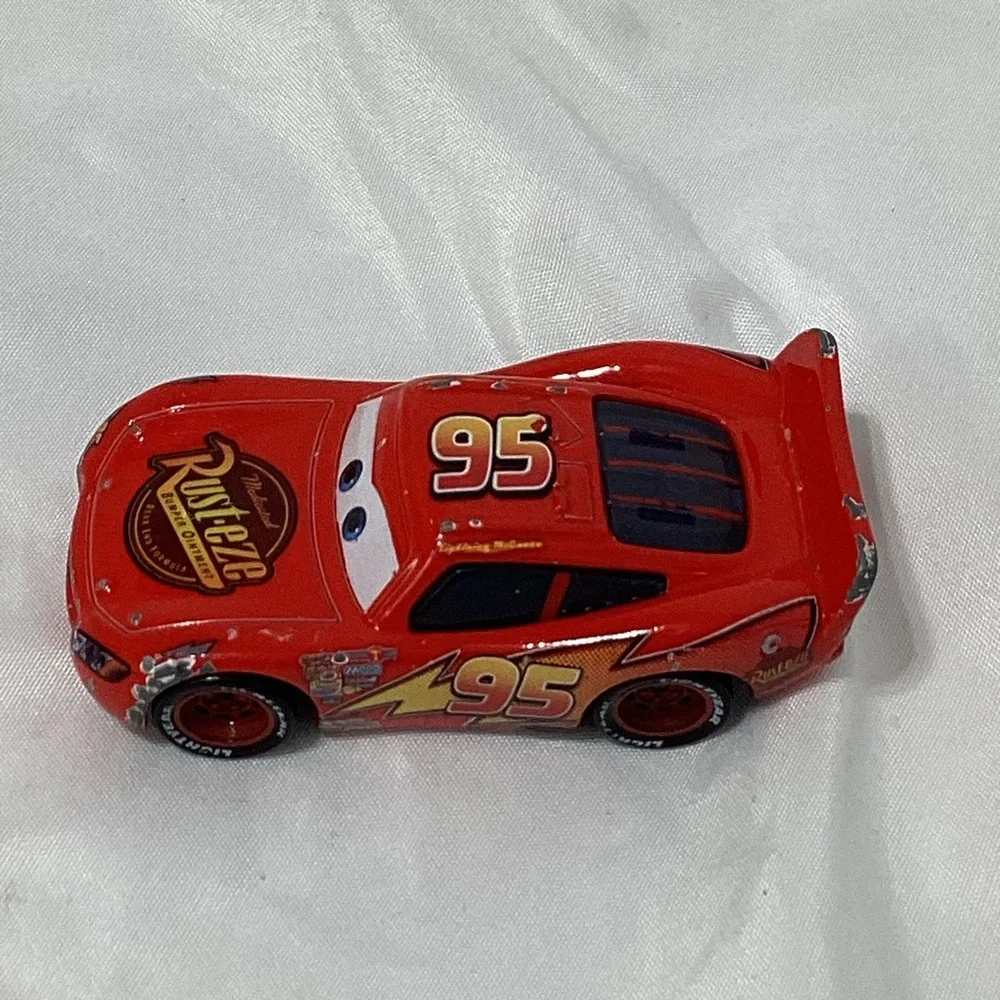 Disney Cars Movie Cars Lot of 7 Lightning McQueen Tank Coat Tow Cap Mater Lot CC - Picture 8 of 10